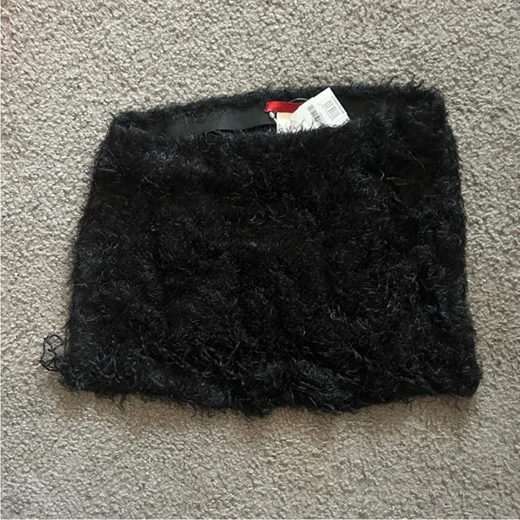 CAFE FORGOT × Shawna Wu Petals Feather Chenille Knit Miniskirt